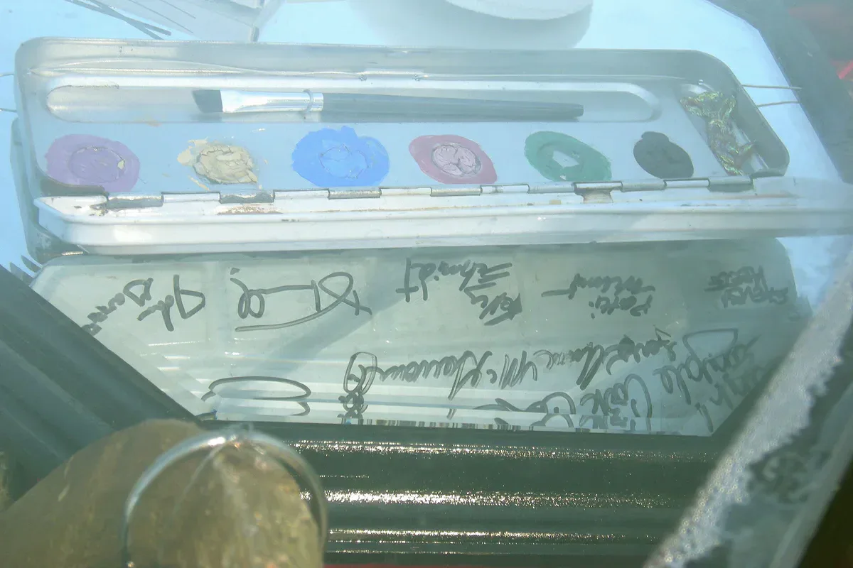 Real-life beauty routine scene for refillable makeup palettes: when the system saves space